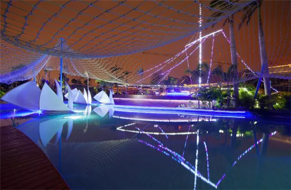 �������V������������