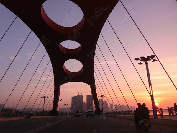 �������V������������