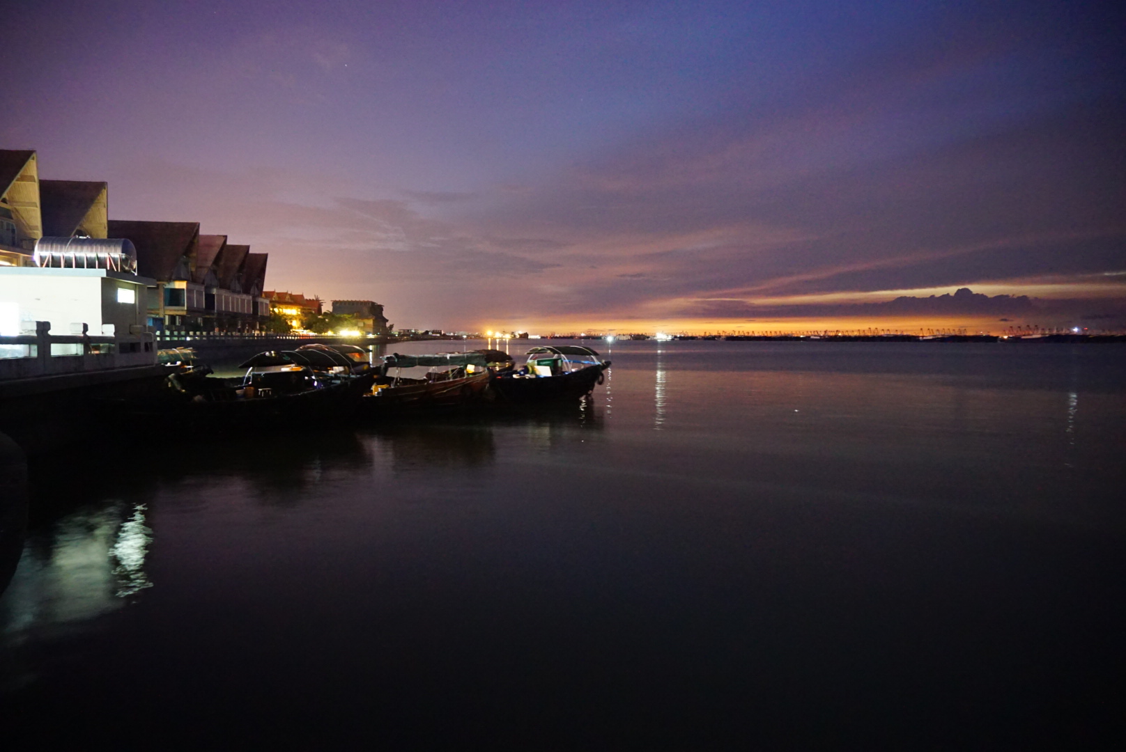 �����������V������������